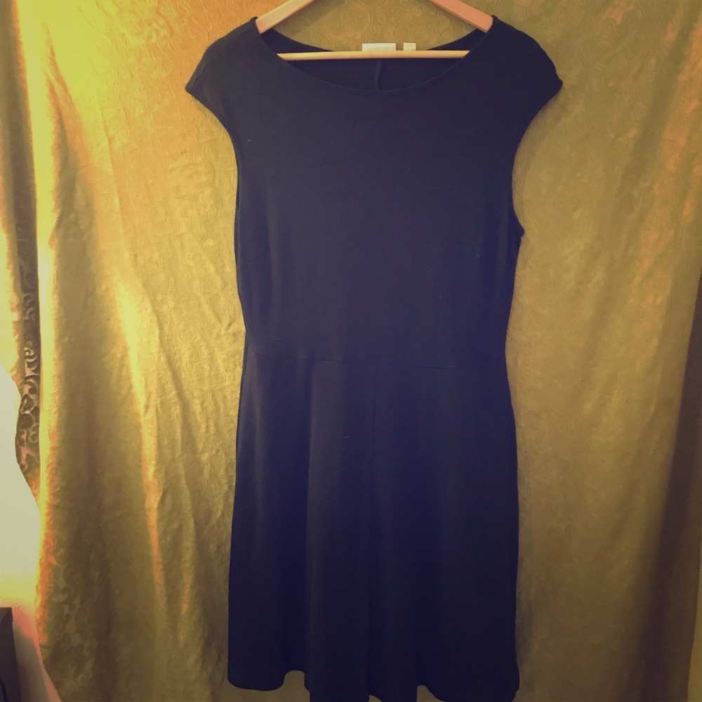 Classic black dress large